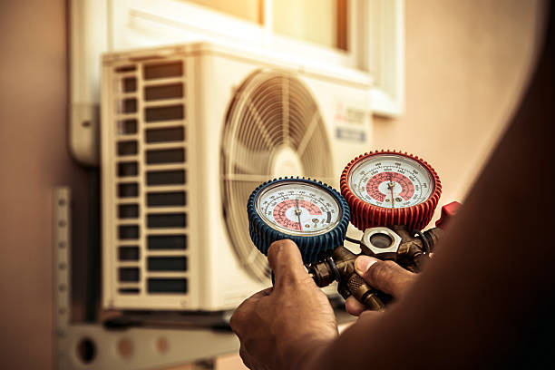 Professional Hvac technician working in Buckland, OH